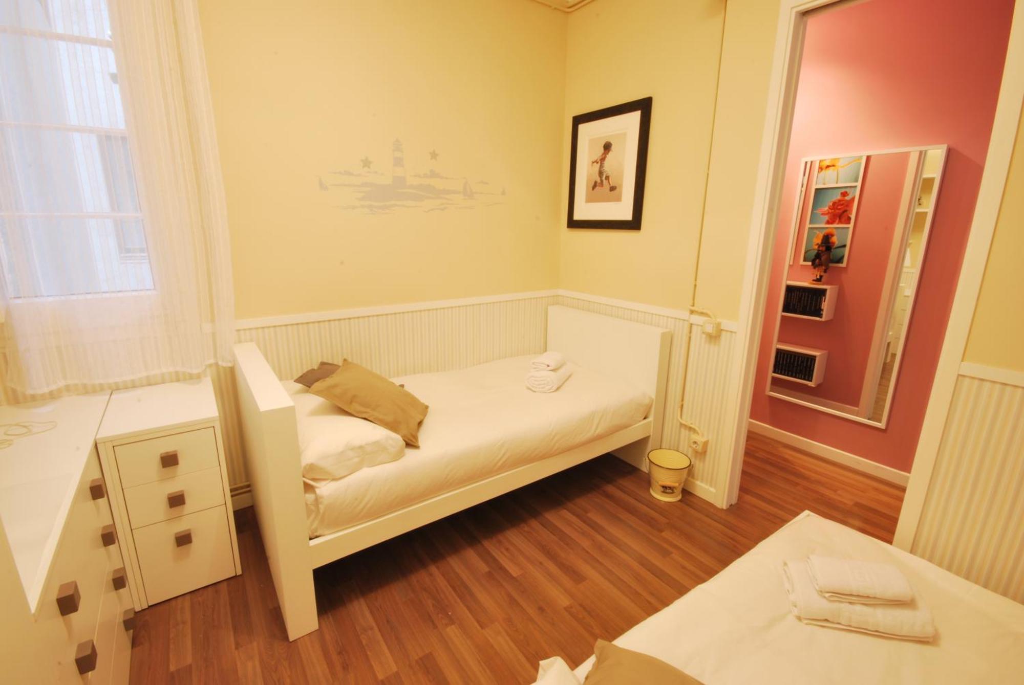 Gaudi SDB Apartment Barcelona Bagian luar foto