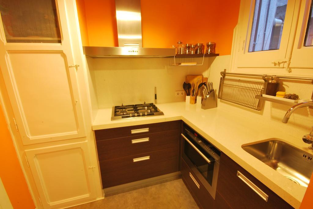 Gaudi SDB Apartment Barcelona Bagian luar foto