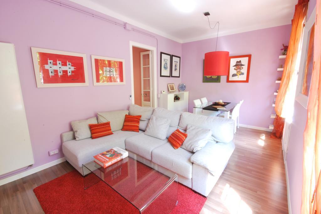 Gaudi SDB Apartment Barcelona Bagian luar foto